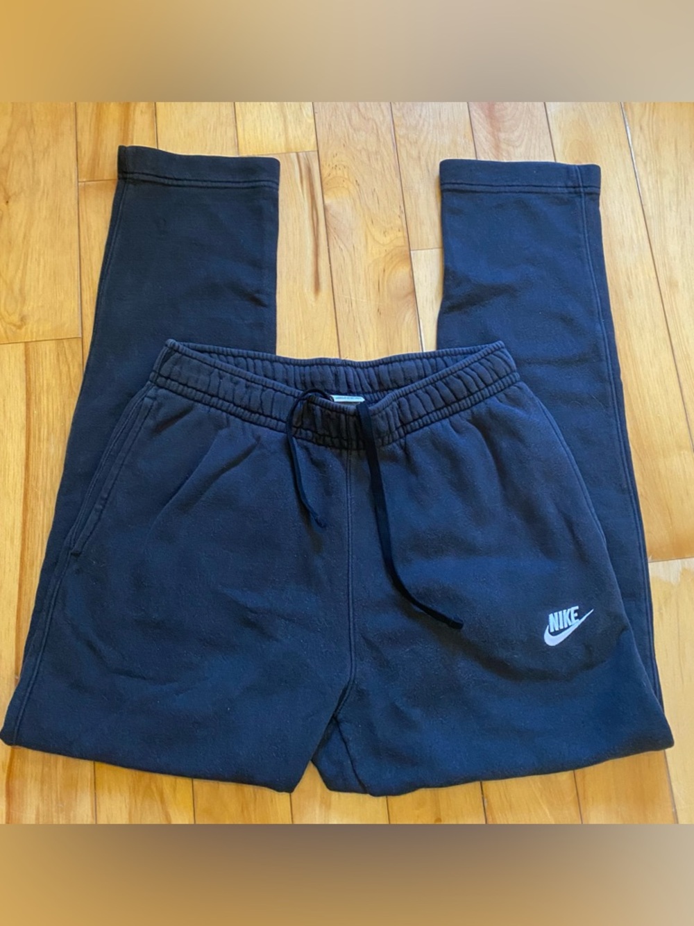 Nike Black Joggers for Men - Picture 2 of 5